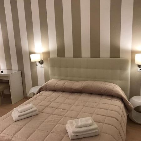 Sallustio Rooms - Rooms Only Siena Luaran gambar