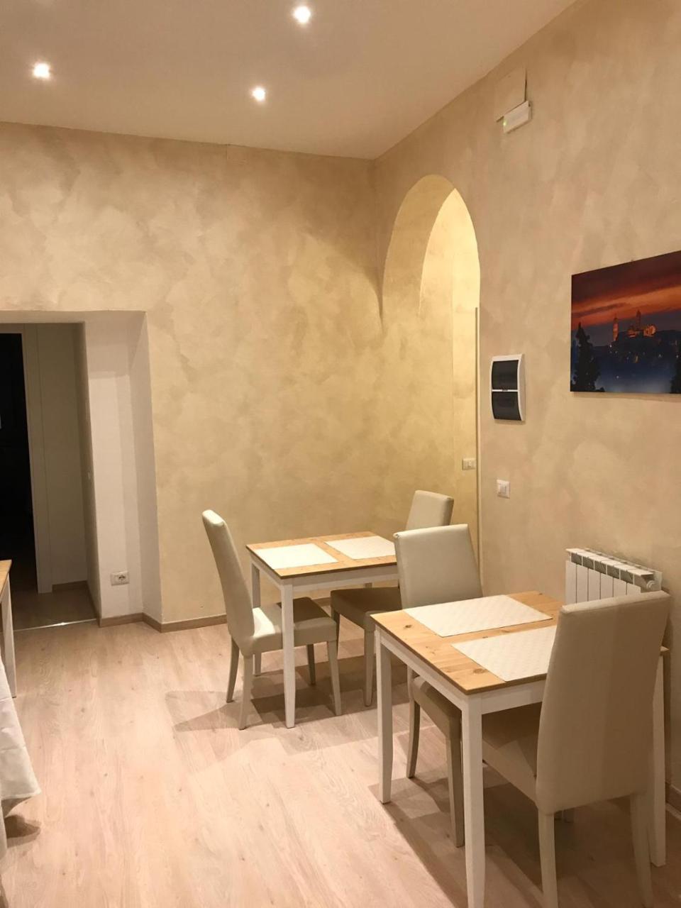Sallustio Rooms - Rooms Only Siena Luaran gambar
