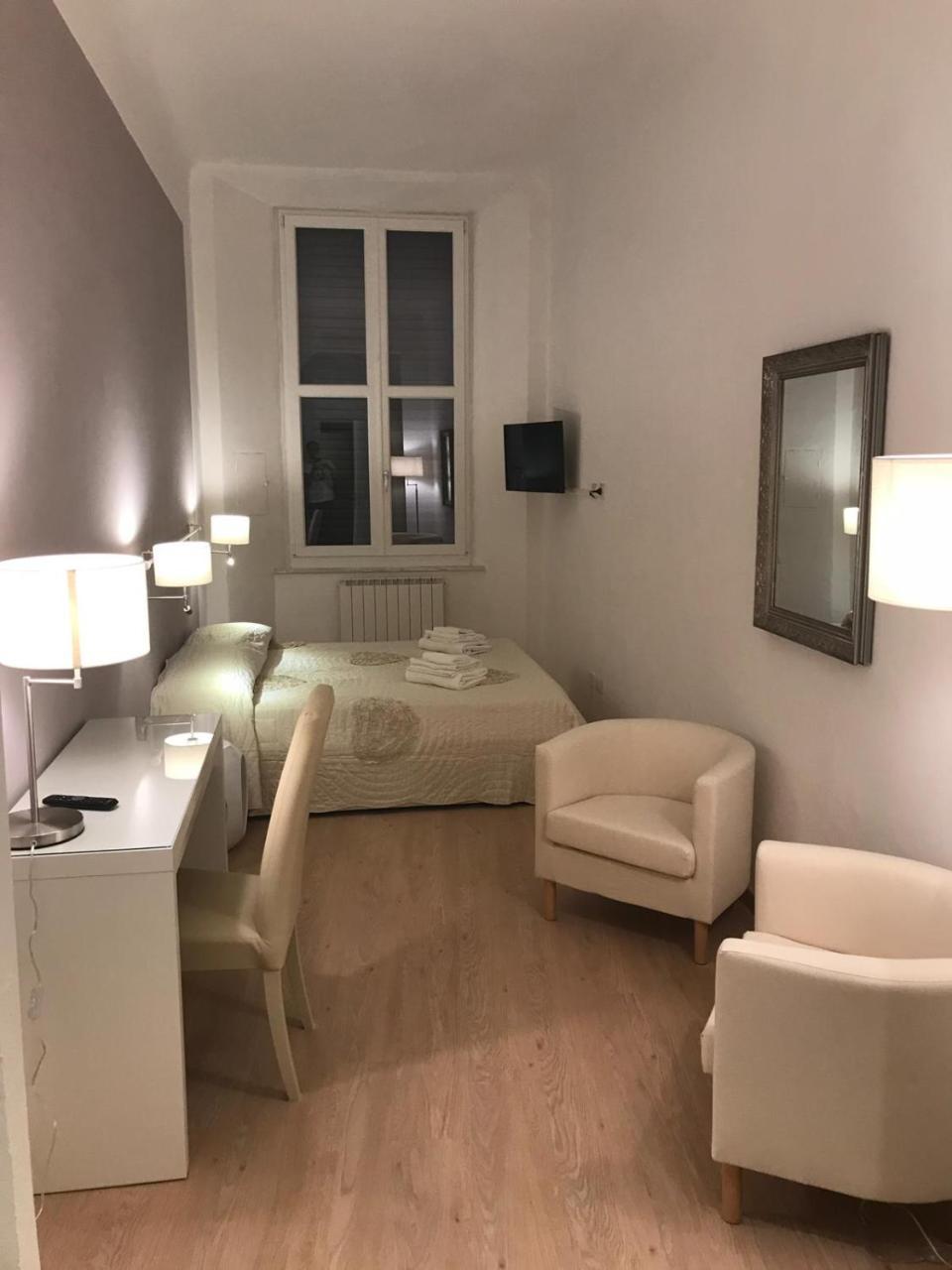 Sallustio Rooms - Rooms Only Siena Luaran gambar