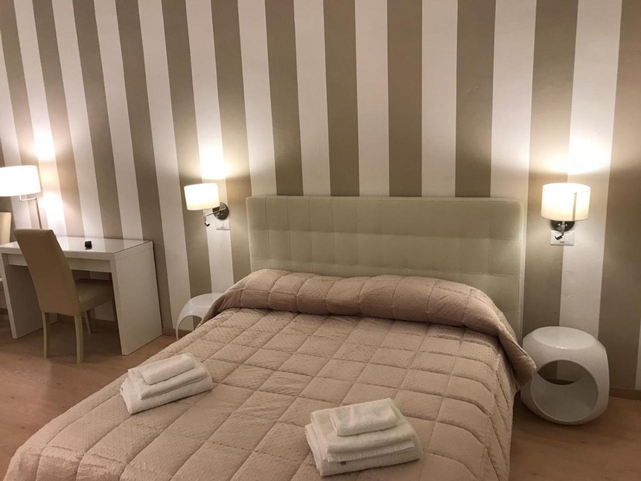 Sallustio Rooms - Rooms Only Siena Luaran gambar