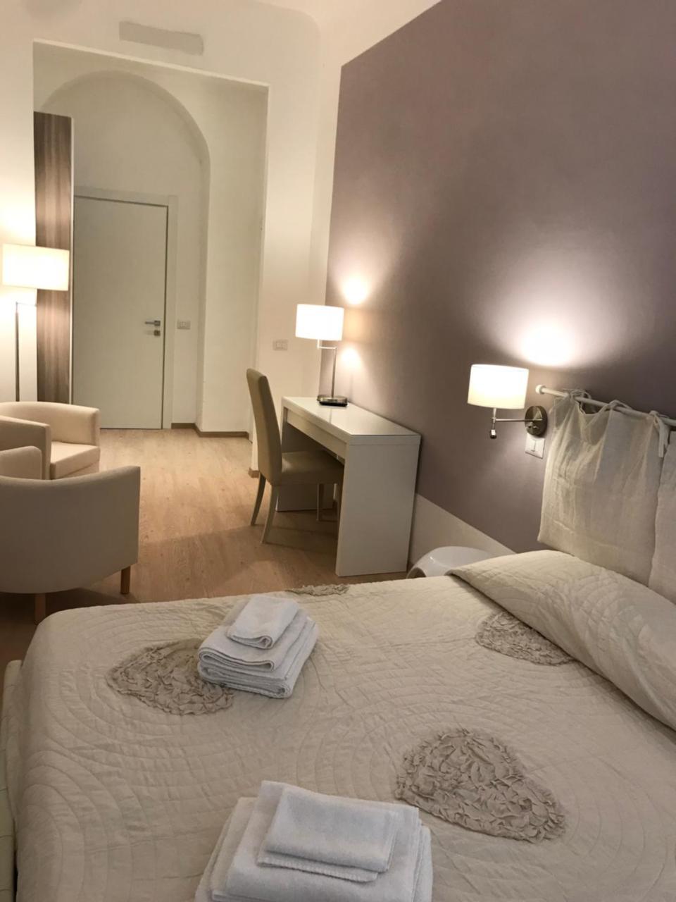 Sallustio Rooms - Rooms Only Siena Luaran gambar
